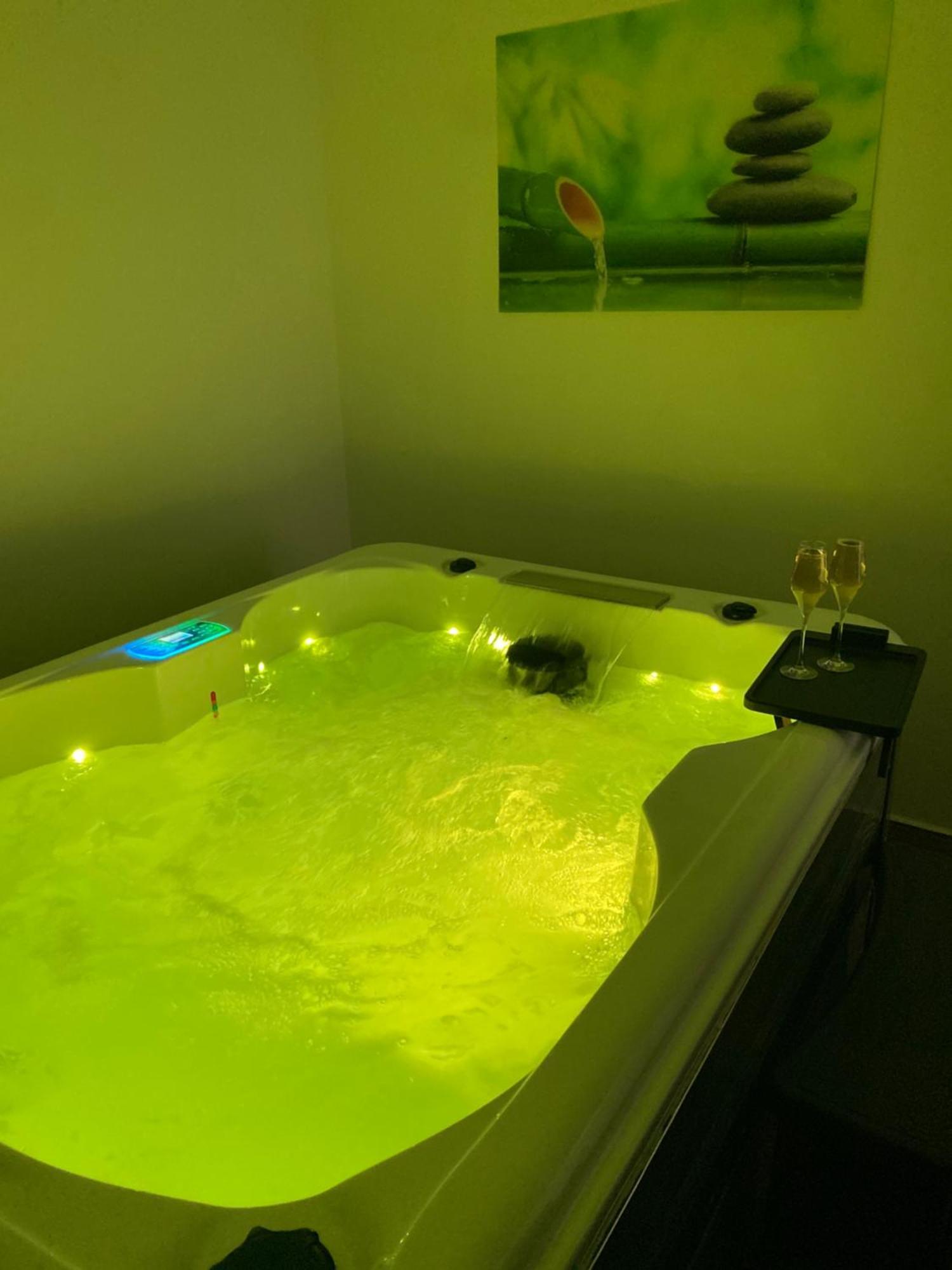 Spa Jardin Prive T3 Independant Dans Villa 莫里埃莱阿维尼翁 外观 照片